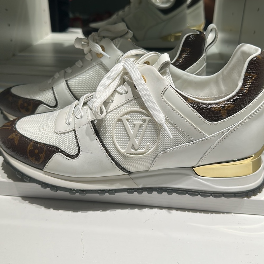Louis Vuitton Runaway Sneaker - Picture 4 of 6